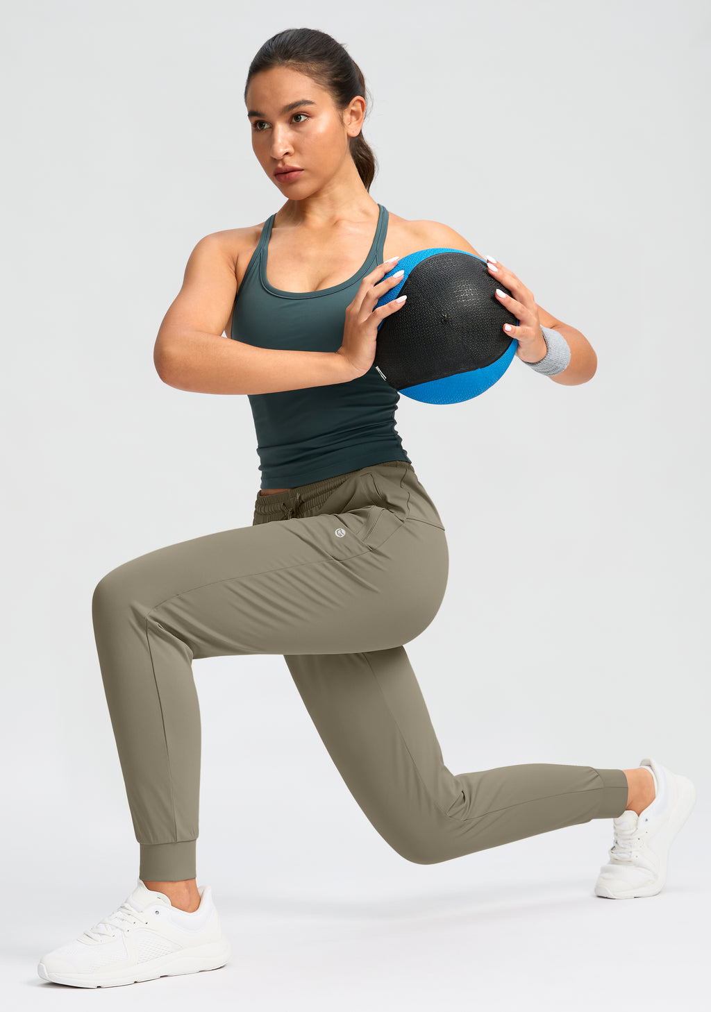 Stretch Slim-Fit Golf Joggers with pockets